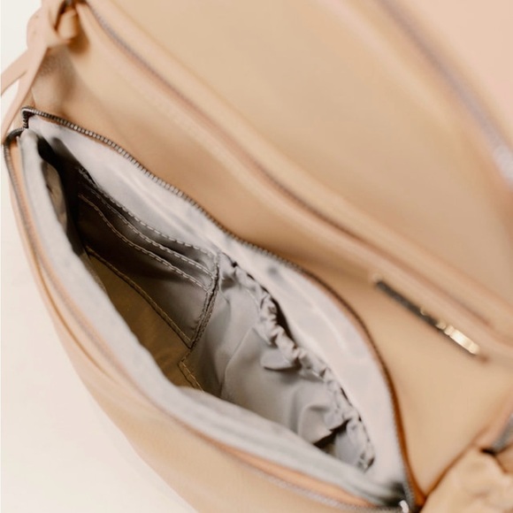 NWT Bubbles Kisses Karli Backpack in Dune - Picture 4 of 10